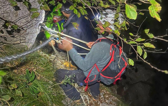 Intervento congiunto di Vigili del fuoco e Cnsas per soccorrere tre escursionisti in difficoltà