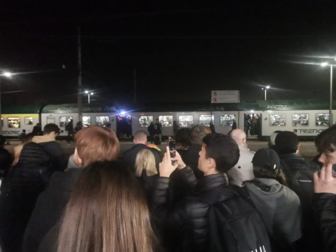 Delirio treni, anche oggi ritardi e cancellazioni