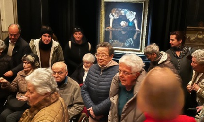 Gli anziani della Rsa in visita al Caravaggio