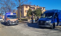 Si schianta in motorino contro un furgone, soccorso un 51enne