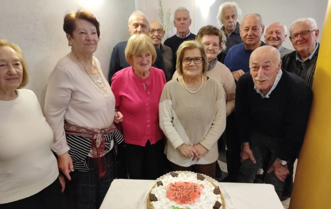 Pranzo in allegria per i coscritti del 1948