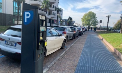 Alle Torri Bianche parcheggi a pagamento anche all'esterno