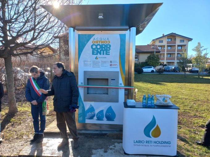Inaugurata la nuova casetta dell’acqua nel parco di via Oltolini
