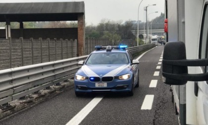 Grave incidente in A4, veicolo ribaltato: code verso Milano