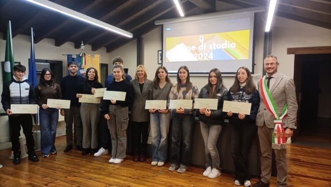Il Comune premia i suoi giovani talenti nello studio – TUTTE LE FOTO
