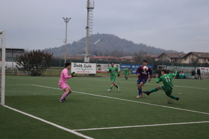 Calusco Calcio, operazione sorpasso riuscita: battuto il Monvico con un pirotecnico 6-3