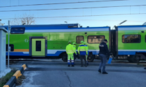 Donna travolta da un treno, ritardi e cancellazioni sulla linea ferroviaria