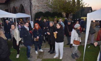 Grande successo per i mercatini "Coloriamo il Natale"