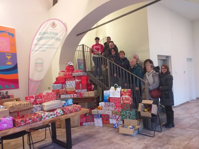 A Casatenovo raccolti oltre 250 pacchi per i bisognosi FOTO e VIDEO