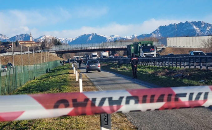 Trovata morta a bordo strada