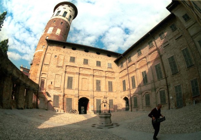 I cortili di Palazzo Prinetti riaprono al pubblico dopo anni