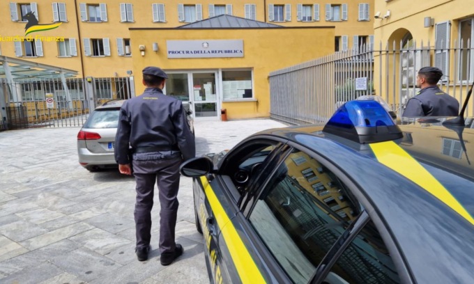 Truffa e autoriciclaggio di proventi illeciti nel commercio di auto: arresti in Brianza