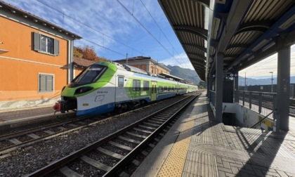 Aggredito in stazione con una bottiglia di vetro: ferito un uomo