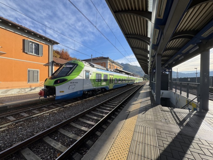 Aggredito in stazione con una bottiglia di vetro: ferito un uomo