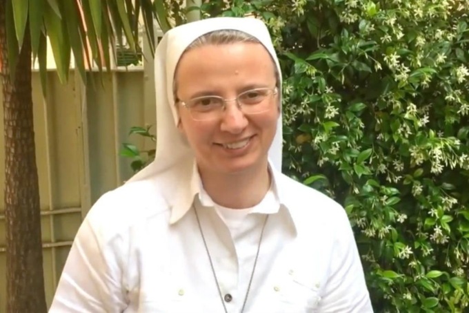 Papa Francesco parla di suor Simona Brambilla: “Le donne sono più brave degli uomini”