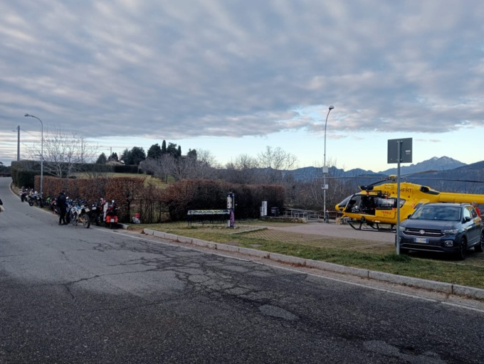 Incidente in moto, due feriti gravi: interviene l’elisoccorso