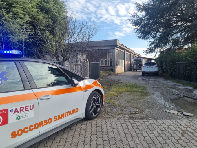 Accusa un malore sul cancello di casa, gravissima un’anziana