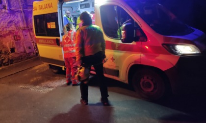 Barzanò, rissa tra giovani in Piazza del Mercato: ferito con un’arma da taglio un 25enne