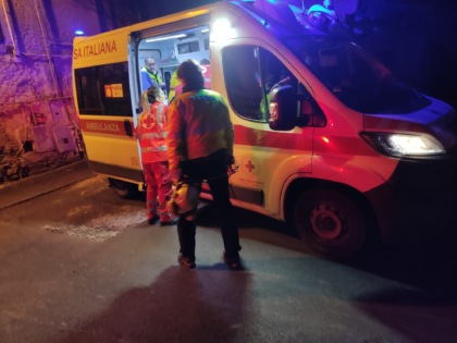 Barzanò, rissa tra giovani in Piazza del Mercato: ferito con un’arma da taglio un 25enne