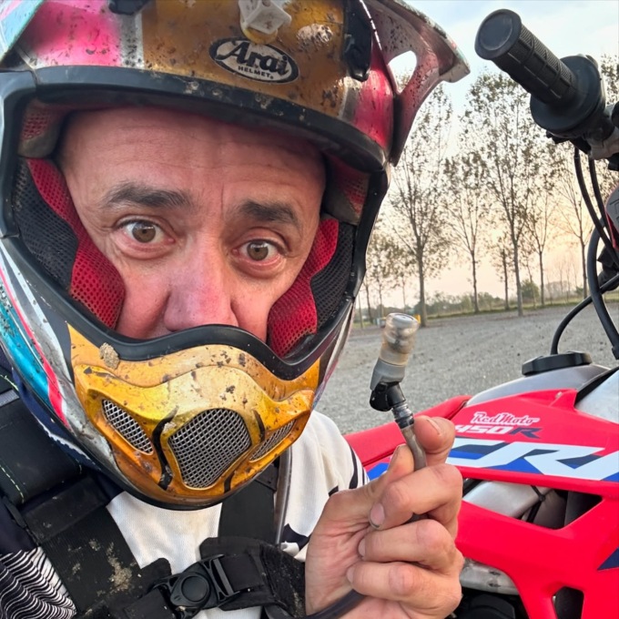 Incidente aereo, gravemente ferito un pilota di moto lecchese
