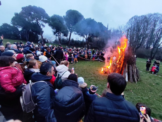 Falò della Giubiana, la tradizione si rinnova anche a Merate
