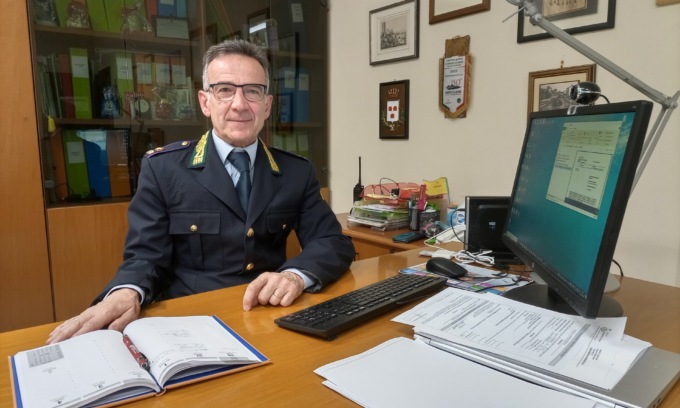 Il capo dei vigili sventa un furto nel suo condominio