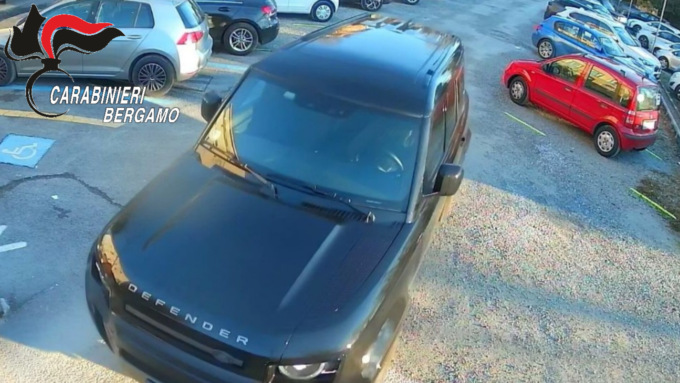 Ladri di Land Rover arrestati grazie alla denuncia di un ex calciatore