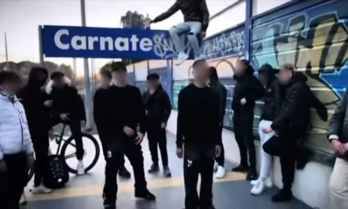 Video rap non autorizzato a bordo di un treno