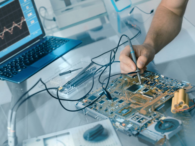 Manpower Merate: alla ricerca di talenti specializzati e giovani promesse per il settore elettronico