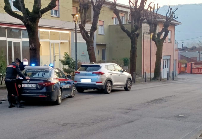 Aggredito e accoltellato, è gravissimo