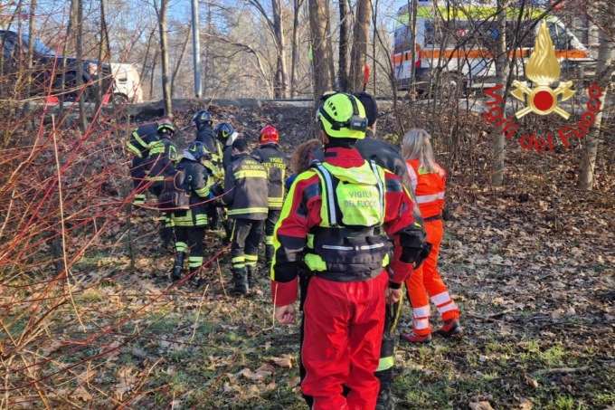 Cade nel Lambro, gravissimo un anziano
