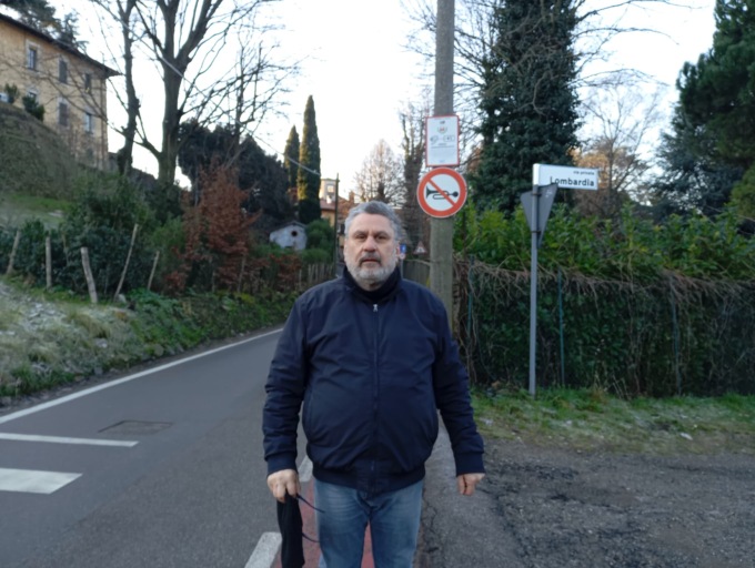 La segnalazione: “Via Roma a Calco non è sicura”