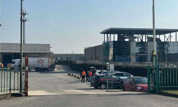 Infortunio sul lavoro, soccorso un uomo