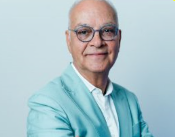 Vecchio deposito trasformato in parcheggio a Monticello