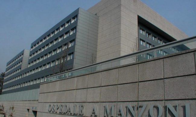 Dona cioccolata ai pazienti dell’Oncologia in ricordo del papà scomparso