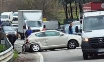 Schianto sulla statale: due persone ferite