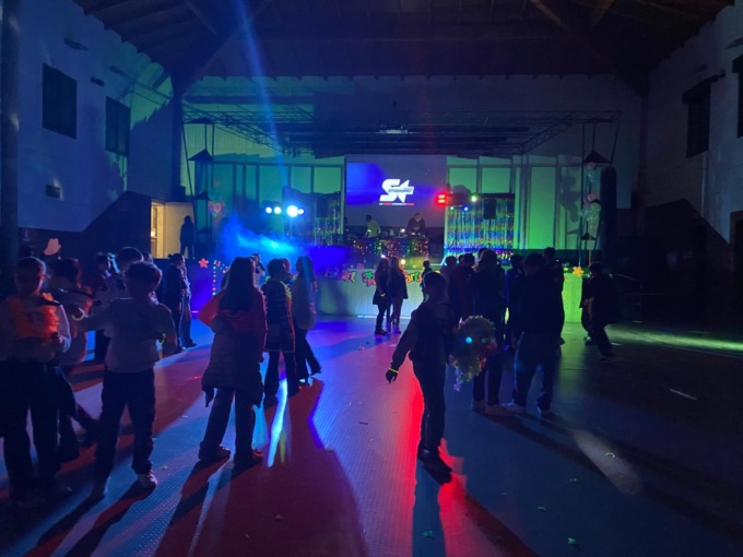 Fluower Power: un’edizione Indimenticabile per i ragazzi delle medie – TUTTE LE FOTO