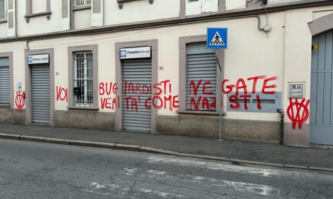 Attacco no Vax alle sedi dei settimanali Netweek: la solidarietà del presidente Fontana