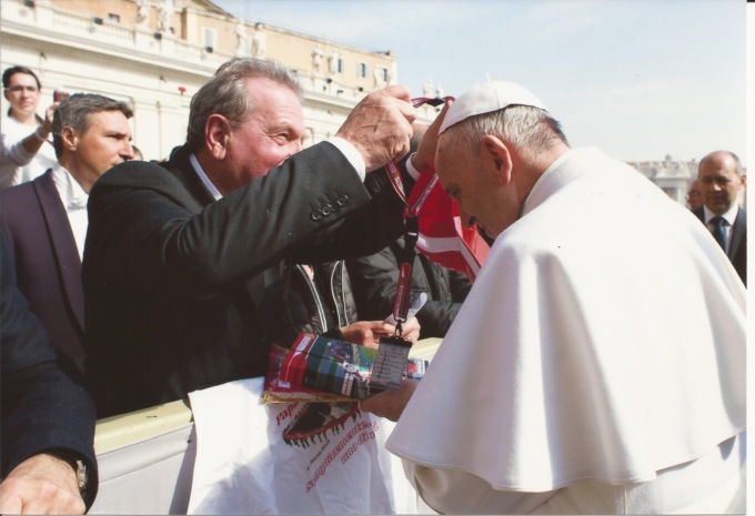 Scuderia Ferrari Caprino Bergamasco e l’incontro con Papa Francesco: “Sarà sempre un faro per noi”