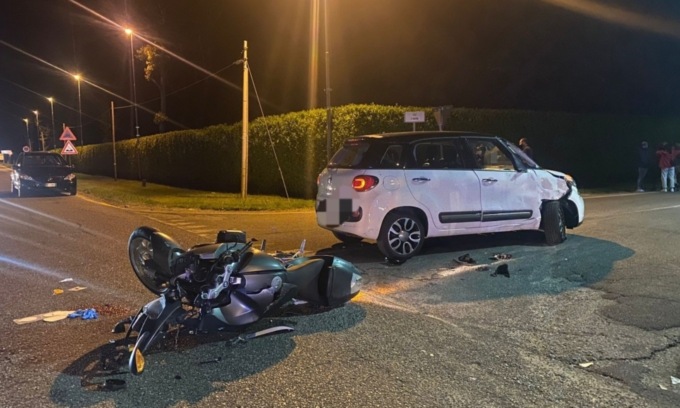 Motociclista a processo per la morte della moglie in un incidente