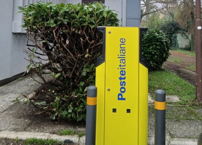 Poste Italiane: installate 8 colonnine di ricarica nel Lecchese
