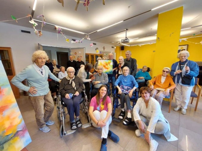 Un “live painting” di Alex Fumagalli alla Rsa Borsieri di Lecco