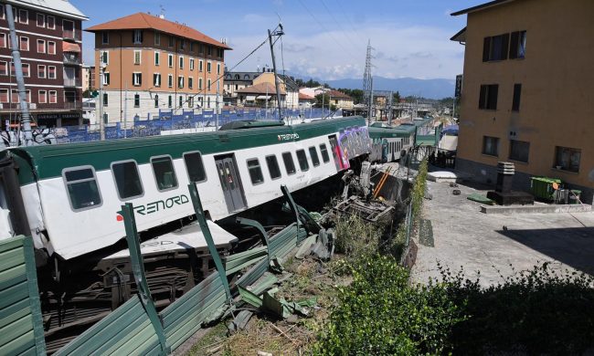 Treno fatto deragliare, rinvio per il processo