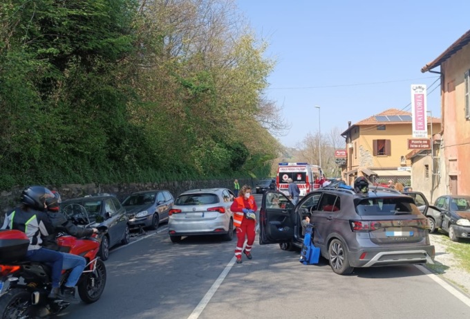 Maxi incidente sulla Provinciale, coinvolte cinque auto