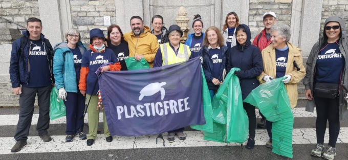 Plastic Free: raccolti più di 300 kg di rifiuti, anche al Monumento ai Caduti