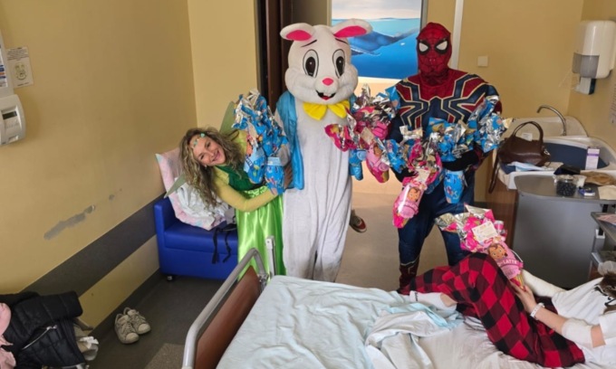 Musica e supereroi: giornata speciale per i bambini della pediatria di Lecco