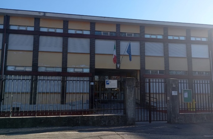 Legionella negli spogliatoi, allarme alla scuola primaria