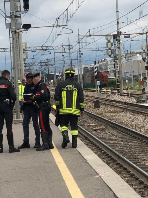 Tragedia in stazione, muore un uomo travolto dal treno