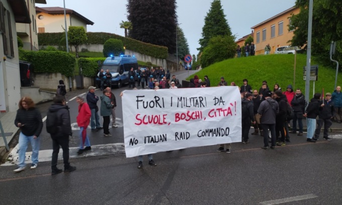 “Giochi di guerra”: oltre cento persone al presidio contro l’Italian Raid Commando