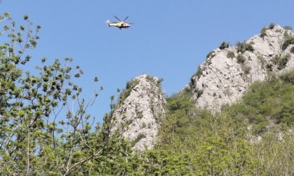 Malore e infortunio sulle ferrate di Lecco e Ballabio: elisoccorso in azione
